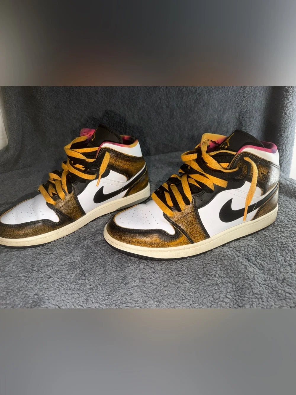 Air Jordan 1 Mid SE “Wear Away” Black/Taxi – Men’s 10.5